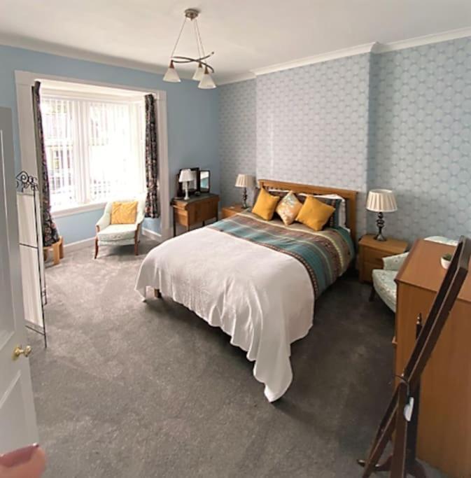 St John'S Flat Spacious Accomodation Dalry  Extérieur photo
