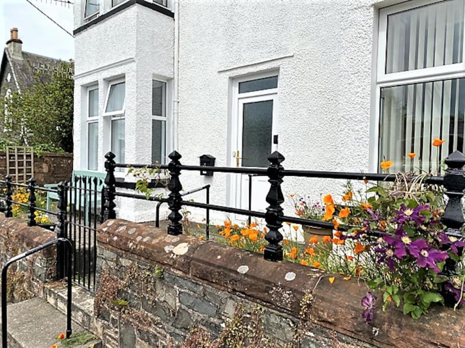 St John'S Flat Spacious Accomodation Dalry  Extérieur photo