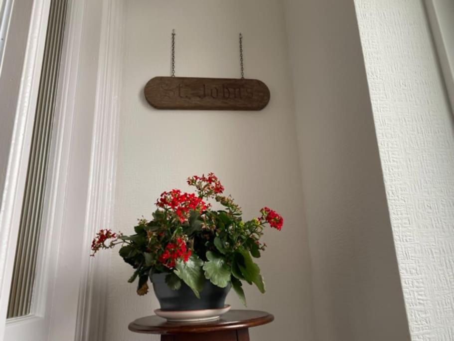 St John'S Flat Spacious Accomodation Dalry  Extérieur photo
