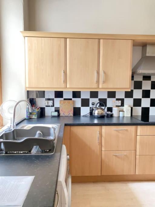 St John'S Flat Spacious Accomodation Dalry  Extérieur photo