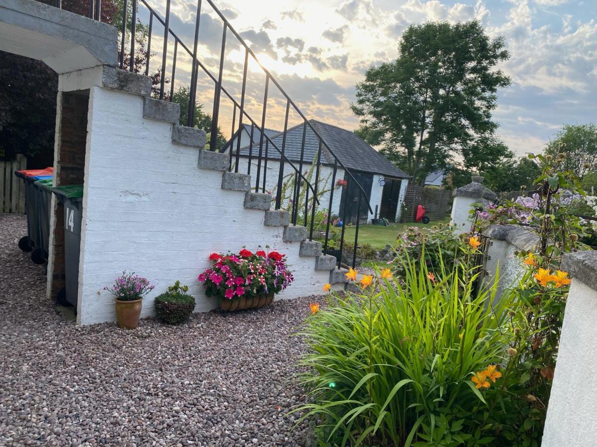 St John'S Flat Spacious Accomodation Dalry  Extérieur photo